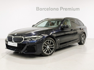 Fotos de BMW Serie 5 520d Touring color Negro. Año 2022. 140KW(190CV). Diésel. En concesionario Barcelona Premium -- GRAN VIA de Barcelona