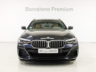 Fotos de BMW Serie 5 520d Touring color Negro. Año 2022. 140KW(190CV). Diésel. En concesionario Barcelona Premium -- GRAN VIA de Barcelona