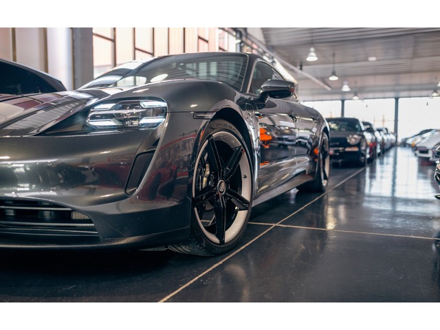 Porsche Taycan 4S 390 kW (530 CV)
