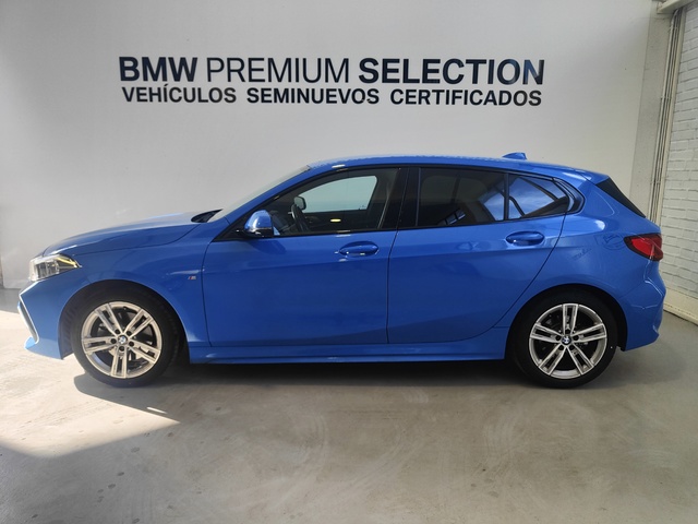 BMW Serie 1 116d color Azul. Año 2021. 85KW(116CV). Diésel. En concesionario Lurauto - Gipuzkoa de Guipuzcoa