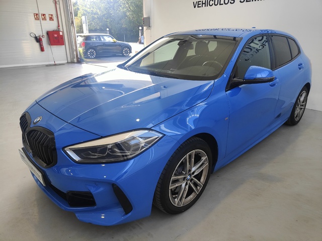 BMW Serie 1 116d color Azul. Año 2021. 85KW(116CV). Diésel. En concesionario Lurauto - Gipuzkoa de Guipuzcoa