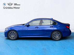 Fotos de BMW Serie 3 320d color Azul. Año 2022. 140KW(190CV). Diésel. En concesionario Grünblau Motor (Bmw y Mini) de Cantabria