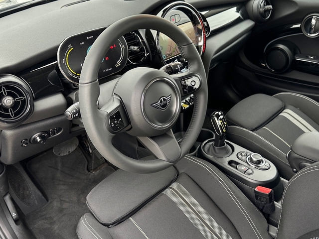 fotoG 14 del MINI MINI 3 Puertas Cooper SE 135 kW (184 CV) 184cv Eléctrico del 2023 en Asturias