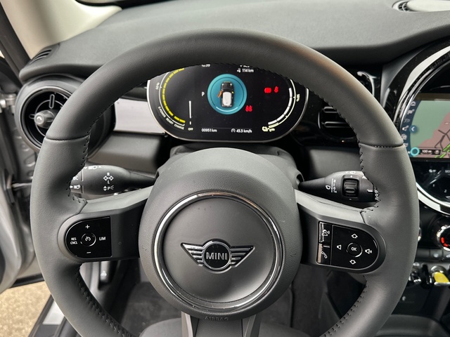 fotoG 15 del MINI MINI 3 Puertas Cooper SE 135 kW (184 CV) 184cv Eléctrico del 2023 en Asturias