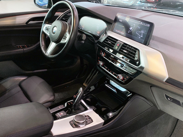 BMW X4 xDrive30d color Negro. Año 2020. 195KW(265CV). Diésel. En concesionario Celtamotor Vigo  de Pontevedra