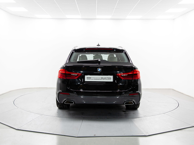 BMW Serie 5 520d Touring color Negro. Año 2019. 140KW(190CV). Diésel. En concesionario Móvil Begar Alicante de Alicante