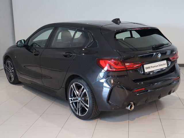 BMW Serie 1 118i color Negro. Año 2020. 103KW(140CV). Gasolina. En concesionario Pruna Motor, S.L de Barcelona