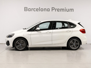 Fotos de BMW Serie 2 225xe iPerformance Active Tourer color Blanco. Año 2021. 165KW(224CV). Híbrido Electro/Gasolina. En concesionario Barcelona Premium -- GRAN VIA de Barcelona