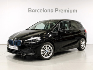 Fotos de BMW Serie 2 225xe iPerformance Active Tourer color Negro. Año 2019. 165KW(224CV). Híbrido Electro/Gasolina. En concesionario Barcelona Premium -- GRAN VIA de Barcelona