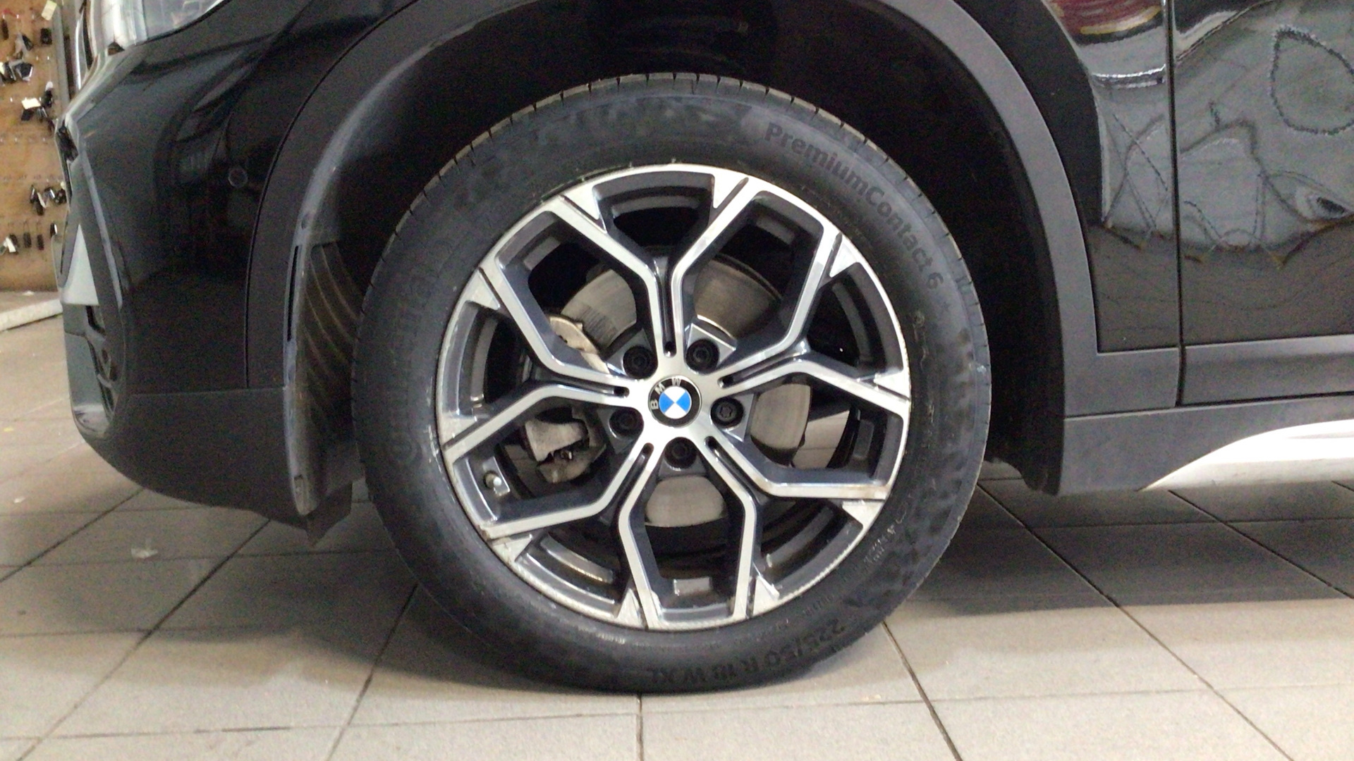 BMW X1 sDrive18d color Negro. Año 2019. 110KW(150CV). Diésel. En concesionario BYmyCAR Madrid - Alcalá de Madrid