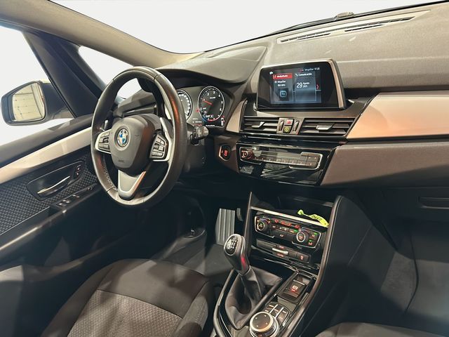 BMW Serie 2 216d Gran Tourer color Blanco. Año 2019. 85KW(116CV). Diésel. En concesionario Ilbira Motor | Granada de Granada