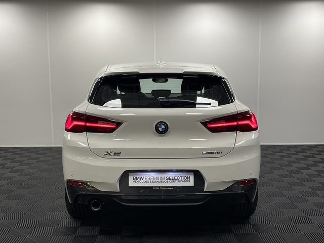 BMW X2 sDrive18i color Blanco. Año 2023. 103KW(140CV). Gasolina. En concesionario Maberauto de Castellón