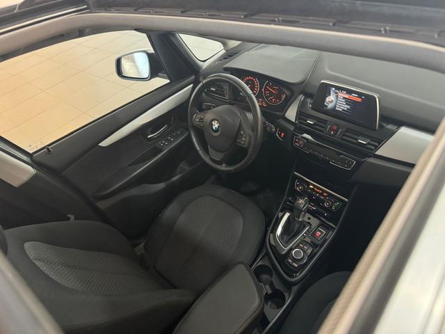 BMW Serie 2 218i Active Tourer color Gris Plata. Año 2017. 100KW(136CV). Gasolina. En concesionario Tormes Motor de Salamanca