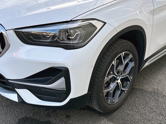 BMW X1 sDrive18d color Blanco. Año 2020. 110KW(150CV). Diésel. En concesionario Triocar Gijón (Bmw y Mini) de Asturias