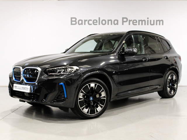 BMW iX3 M Sport color Gris. Año 2023. 210KW(286CV). Eléctrico. En concesionario Barcelona Premium -- GRAN VIA de Barcelona