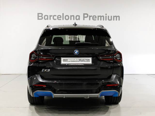 BMW iX3 M Sport color Gris. Año 2023. 210KW(286CV). Eléctrico. En concesionario Barcelona Premium -- GRAN VIA de Barcelona