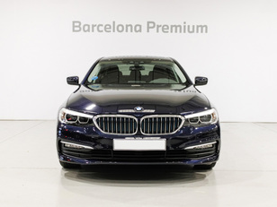Fotos de BMW Serie 5 530e iPerformance color Azul. Año 2019. 185KW(252CV). Híbrido Electro/Gasolina. En concesionario Barcelona Premium -- GRAN VIA de Barcelona