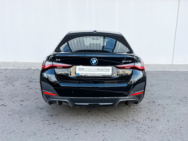 BMW i4 eDrive40 color Negro. Año 2023. 250KW(340CV). Eléctrico. En concesionario Barcelona Premium -- GRAN VIA de Barcelona