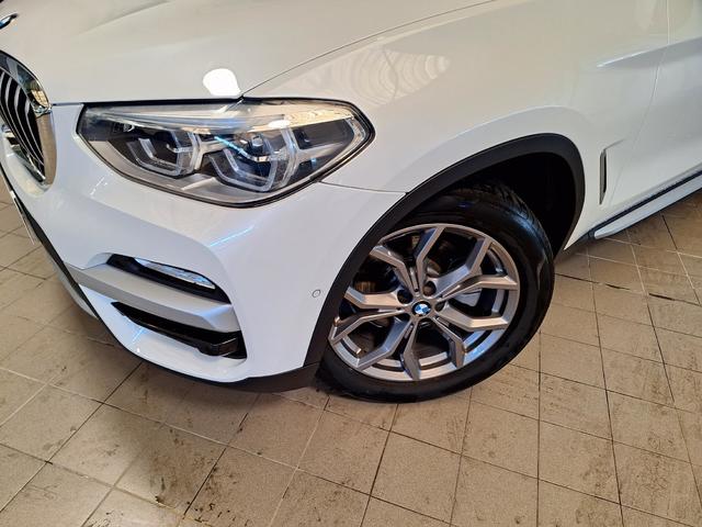BMW X3 xDrive20d color Blanco. Año 2019. 140KW(190CV). Diésel. En concesionario Automóviles Oviedo S.A. de Asturias
