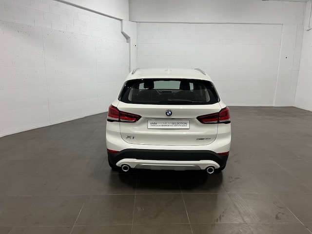 BMW X1 xDrive18d color Blanco. Año 2022. 110KW(150CV). Diésel. En concesionario Amiocar S.A. de Coruña