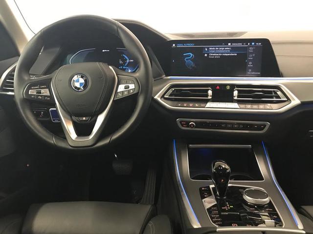 BMW X5 xDrive45e color Negro. Año 2022. 290KW(394CV). Híbrido Electro/Gasolina. En concesionario Lurauto - Gipuzkoa de Guipuzcoa