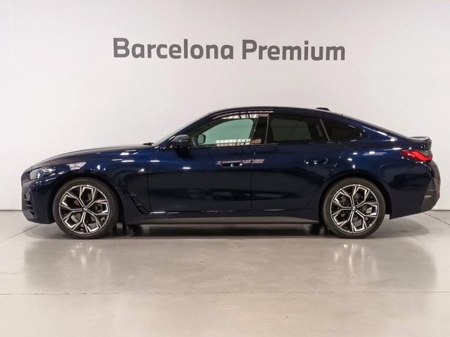 BMW Serie 4 420d Gran Coupe color Azul. Año 2022. 140KW(190CV). Diésel. En concesionario Barcelona Premium -- GRAN VIA de Barcelona