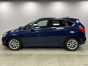 Fotos de BMW Serie 2 218d Active Tourer color Azul. Año 2017. 110KW(150CV). Diésel. En concesionario Maberauto de Castellón