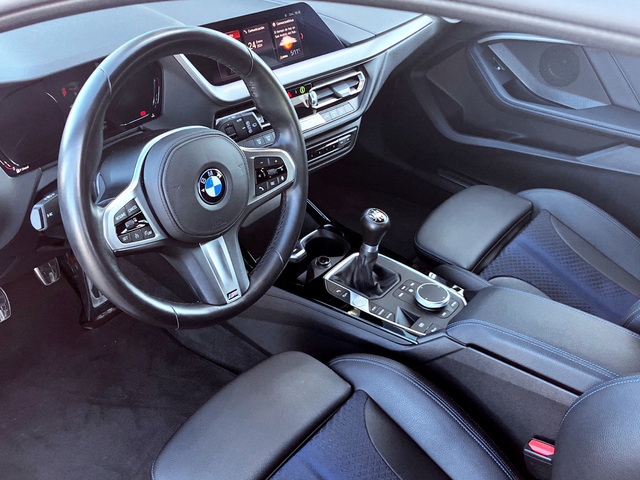 BMW Serie 1 116d color Gris. Año 2021. 85KW(116CV). Diésel. En concesionario Bernesga Motor León (Bmw y Mini) de León