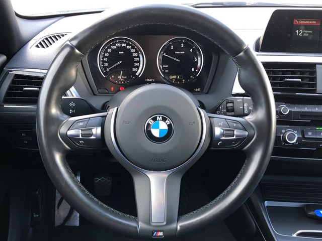 BMW Serie 1 116d color Blanco. Año 2018. 85KW(116CV). Diésel. En concesionario Momentum S.A. de Madrid
