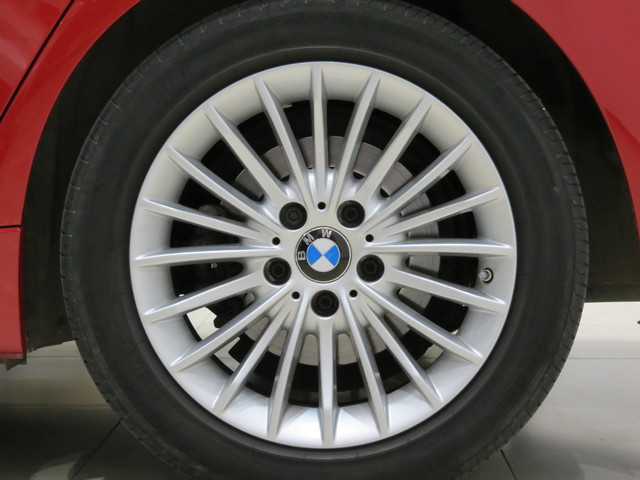 BMW Serie 3 320d Touring color Rojo. Año 2018. 140KW(190CV). Diésel. En concesionario FINESTRAT Automoviles Fersan, S.A. de Alicante