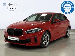 Fotos de BMW Serie 1 118d color Rojo. Año 2023. 110KW(150CV). Diésel. En concesionario Triocar Gijón (Bmw y Mini) de Asturias