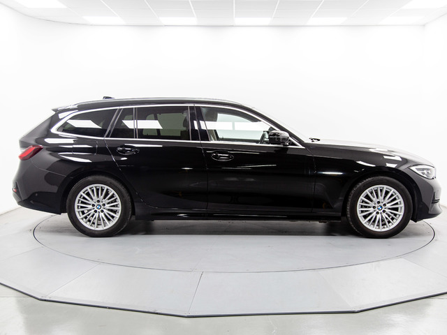 BMW Serie 3 318d Touring color Negro. Año 2022. 110KW(150CV). Diésel. En concesionario Movil Begar Alcoy de Alicante