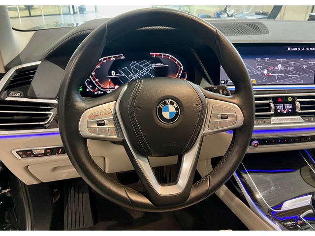 BMW X7 xDrive40i color Gris. Año 2020. 250KW(340CV). Gasolina. En concesionario Automotor Costa, S.L.U. de Almería