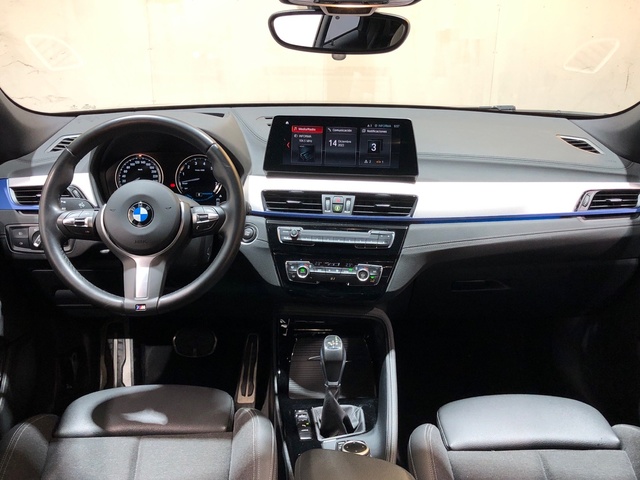 BMW X2 xDrive25e color Negro. Año 2020. 162KW(220CV). Híbrido Electro/Gasolina. En concesionario Movilnorte El Carralero de Madrid