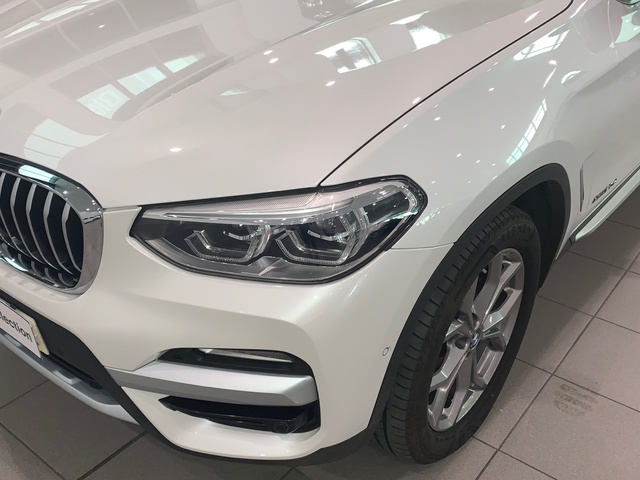 BMW X3 xDrive20d color Blanco. Año 2018. 140KW(190CV). Diésel. En concesionario Celtamotor Lalín de Pontevedra