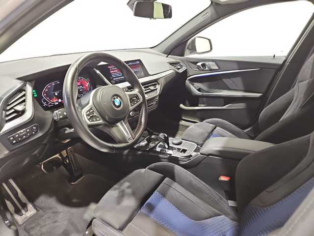 BMW Serie 1 120i color Blanco. Año 2022. 131KW(178CV). Gasolina. En concesionario MOTOR MUNICH S.A.U  - Terrassa de Barcelona