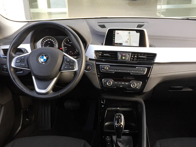 BMW X2 sDrive18d color Blanco. Año 2019. 110KW(150CV). Diésel. En concesionario Grünblau Motor (Bmw y Mini) de Cantabria