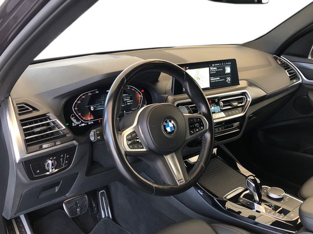 BMW X3 xDrive30d color Gris. Año 2023. 210KW(286CV). Diésel. En concesionario Vehinter Getafe de Madrid