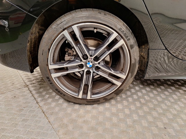 BMW Serie 1 118i color Negro. Año 2023. 103KW(140CV). Gasolina. En concesionario Augusta Aragon S.A. de Zaragoza