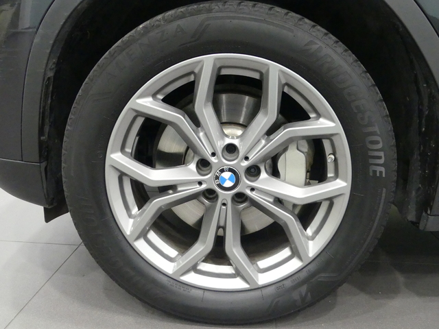 BMW X3 xDrive30e color Gris. Año 2021. 215KW(292CV). Híbrido Electro/Gasolina. En concesionario Enekuri Motor de Vizcaya