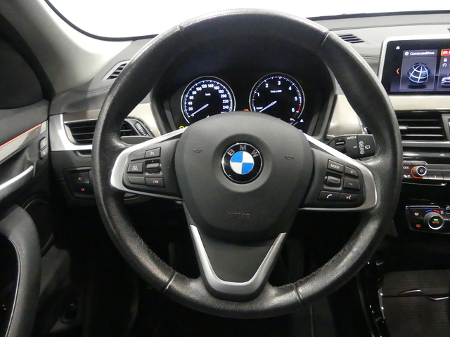 BMW X1 sDrive18d color Gris Plata. Año 2020. 110KW(150CV). Diésel. En concesionario Enekuri Motor de Vizcaya