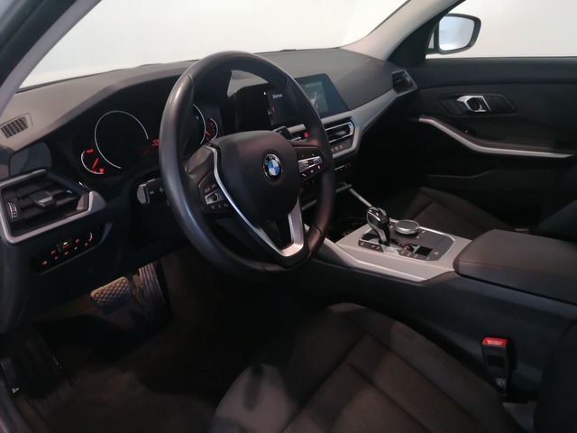 BMW Serie 3 320d color Blanco. Año 2020. 140KW(190CV). Diésel. En concesionario Adler Motor S.L. TOLEDO de Toledo