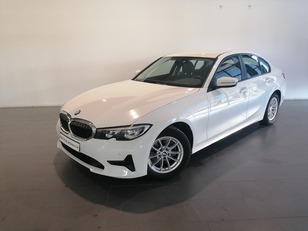 Fotos de BMW Serie 3 320d color Blanco. Año 2020. 140KW(190CV). Diésel. En concesionario Adler Motor S.L. TOLEDO de Toledo