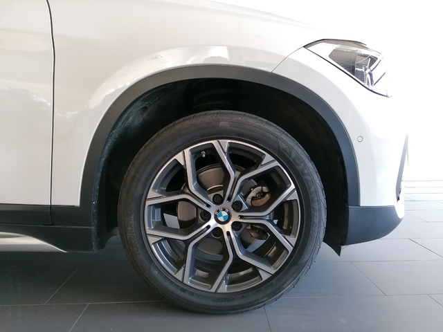 BMW X1 sDrive18d color Blanco. Año 2021. 110KW(150CV). Diésel. En concesionario Adler Motor S.L. TOLEDO de Toledo