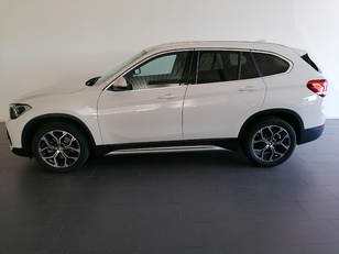 Fotos de BMW X1 sDrive18d color Blanco. Año 2021. 110KW(150CV). Diésel. En concesionario Adler Motor S.L. TOLEDO de Toledo