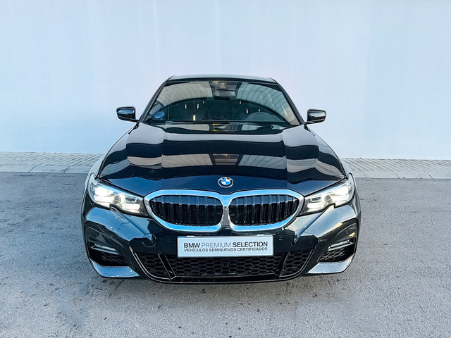 BMW Serie 3 330e color Negro. Año 2021. 215KW(292CV). Híbrido Electro/Gasolina. En concesionario Barcelona Premium -- GRAN VIA de Barcelona