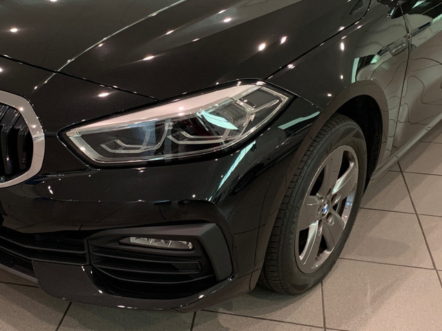 BMW Serie 1 116d color Negro. Año 2019. 85KW(116CV). Diésel. En concesionario Celtamotor Lalín de Pontevedra