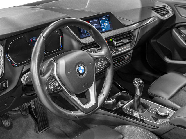 BMW Serie 1 116d color Gris. Año 2020. 85KW(116CV). Diésel. En concesionario Caetano Cuzco Raimundo Fernandez Villaverde, 45 de Madrid