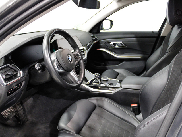 BMW Serie 3 320d color Gris. Año 2019. 140KW(190CV). Diésel. En concesionario Barcelona Premium -- GRAN VIA de Barcelona