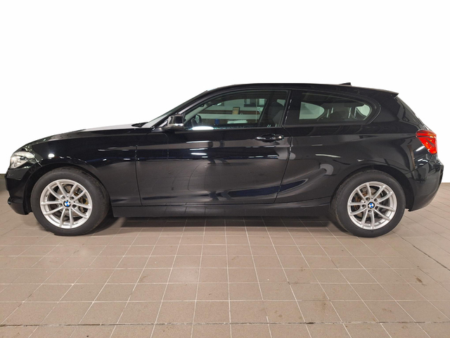 BMW Serie 1 116d color Negro. Año 2017. 85KW(116CV). Diésel. En concesionario Automóviles Oviedo S.A. de Asturias